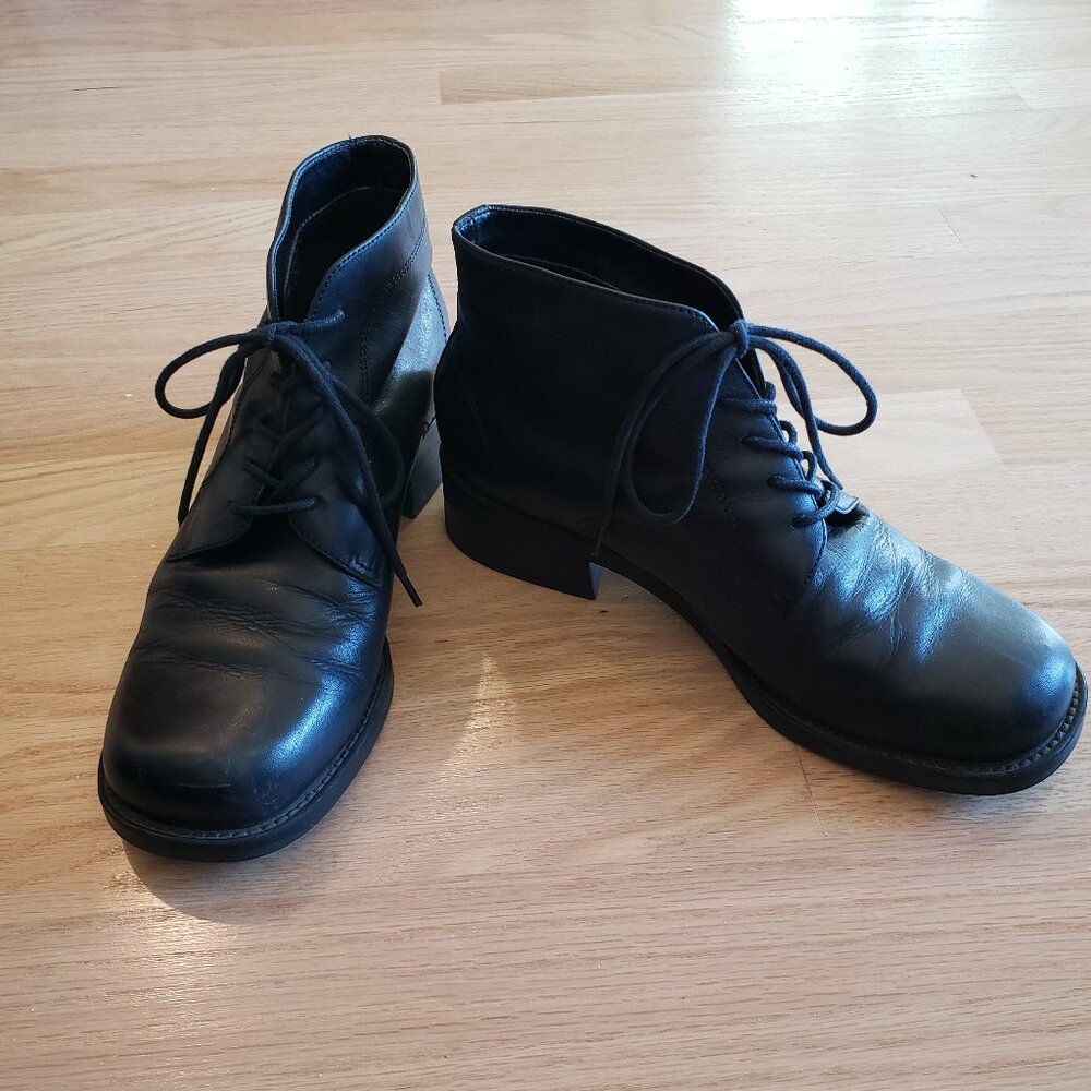 White Mt. Genuine leather black short boots with ties - Size 8 M